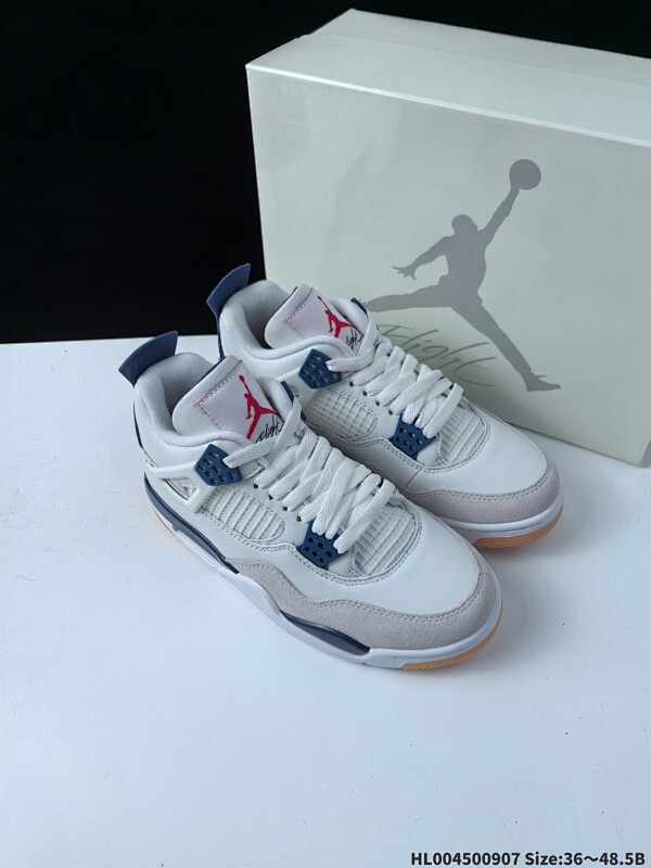 外贸版本 全头层 Nike SB x Air Jordan 4 Retro 蓝松石联名款 AJ4 乔丹4代 aj4 乔4 蓝白联名 乔丹篮球鞋系列 本次联名鞋款维持Air Jordan 4经典轮廓