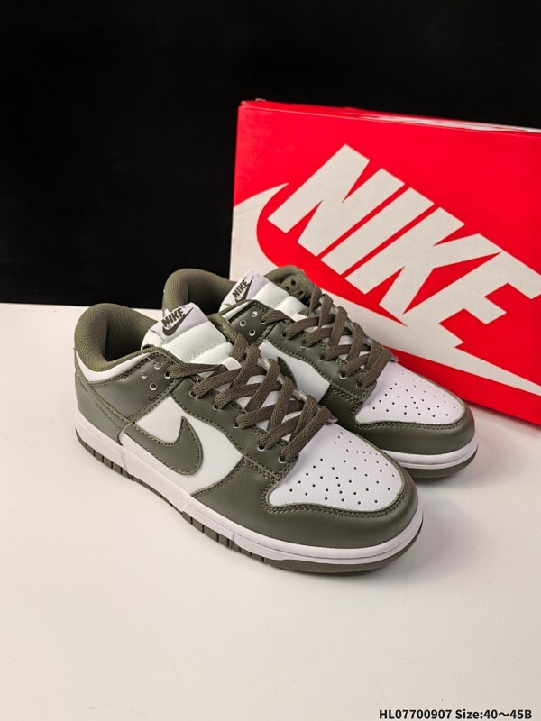 集合特价  耐克Nike SB Zoom Dunk Low 板鞋 系列经典百搭休闲运动板鞋加厚鞋舌的填充，使舒适性大大提升，