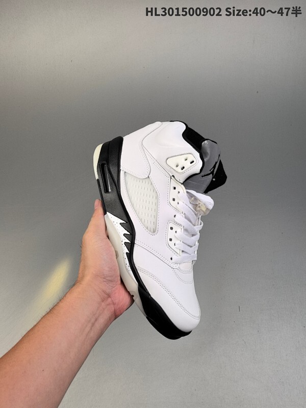 集合   Air Jordan 5 Retro "Grape" 高帮 白紫色 AJ5 乔丹5代 aj5 乔5 高邦 白紫色 乔丹篮球鞋系列  鞋身整体采用白色优质皮革打造