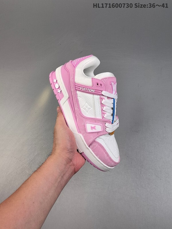 ✅全新Louis Vuitton Trainer Sneaker Low 全新 LV 路易威登 休闲运动文化百搭板鞋