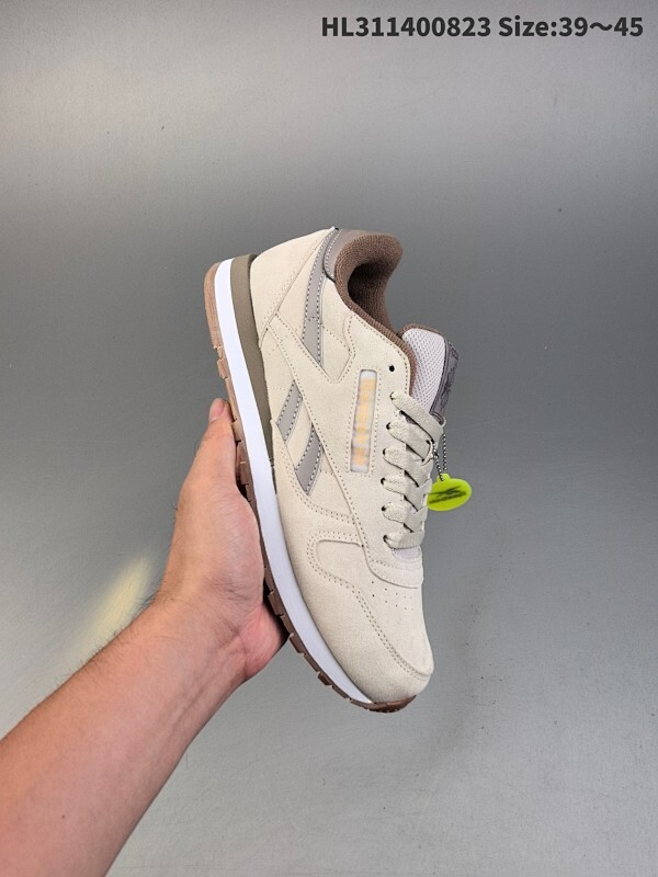 集合二 【新品】Reebok/锐步 LX 2200 潮流 美式复古休闲轻便运动跑步鞋，Reebok LX2200 是一款融合复古设计与现代科技的慢跑鞋