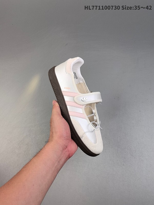 真标✅Alo yoga Alo Runner 舒适百搭防滑透气 低帮跑步鞋