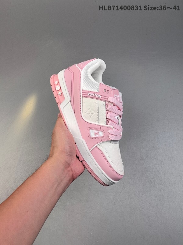 真标✅Louis Vuitton Trainer Sneaker Low 全新 LV 路易威登 休闲运动文化百搭板鞋 ！