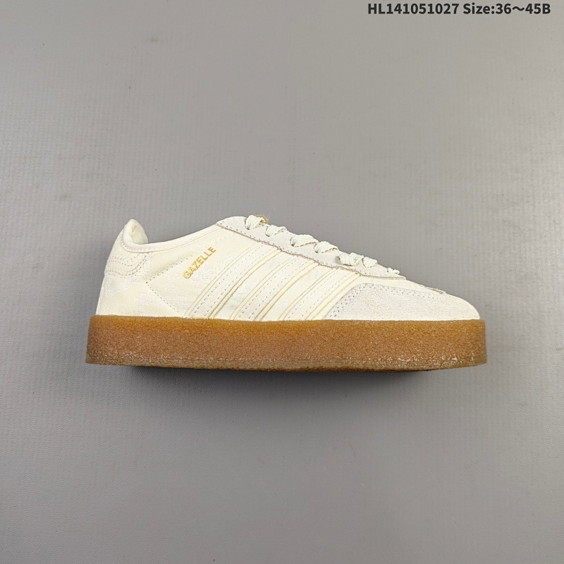 105 阿迪达斯 Adidas Originals Gazelle Indoor复古三叶草防滑透明橡胶板鞋经典运动鞋。这款经典鞋,忠于原版设计,缀撞色三条纹和鞋跟饰片。采用柔软皮革鞋面,穿着舒适,搭配
