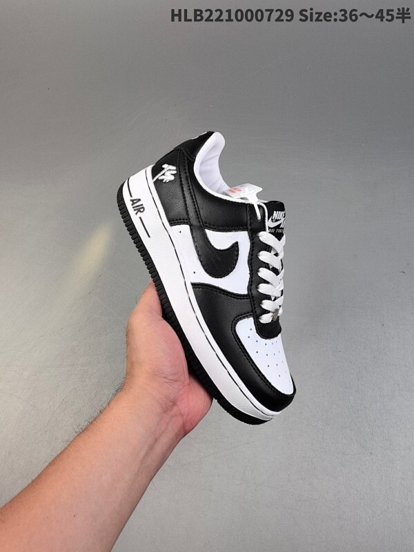 集合 真标✅耐克Nike AIR FORCE 1’07空军一号低帮百搭休闲运动板鞋。柔软、弹性十足的缓震性能和出色的中底设计