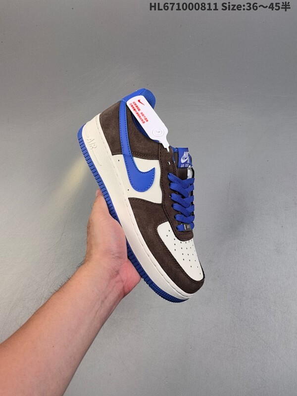 真标✅耐克Nike AIR FORCE 1’07空军一号低帮百搭休闲运动板鞋。柔软、弹性十足的缓震性能和出色的中底设计