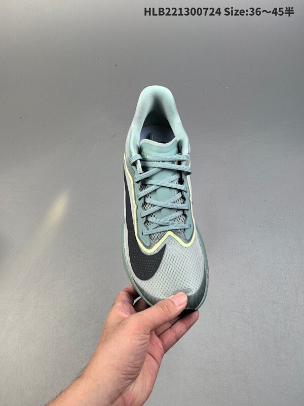NIKE AIR Zoom RIVAL Fly 6 超轻跑步鞋 织物减震轻盈跑步鞋 内置真碳 纯原版本 该鞋款专为训练和竞速而生 助力疾速畅跑