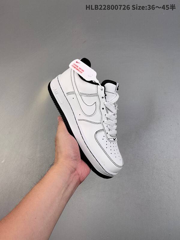真标✅耐克Nike AIR FORCE 1’07空军一号低帮百搭休闲运动板鞋。柔软、弹性十足的缓震性能和出色的中底设