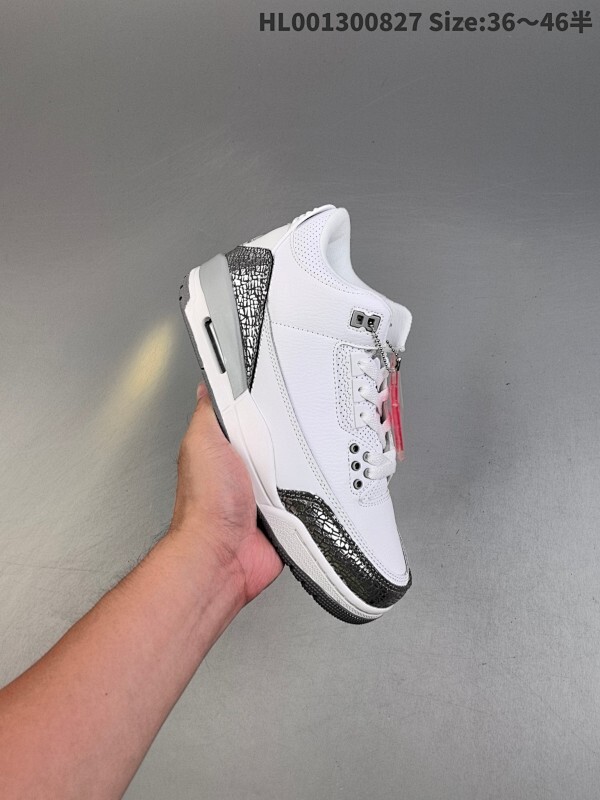真标带半码 Air Jordan 3 Retro "Sail Metallic Silver" 金属银 AJ3 乔丹3代 aj3 乔3 金属白银 乔丹篮球鞋系列 鞋身整体以高级米白色皮革打造