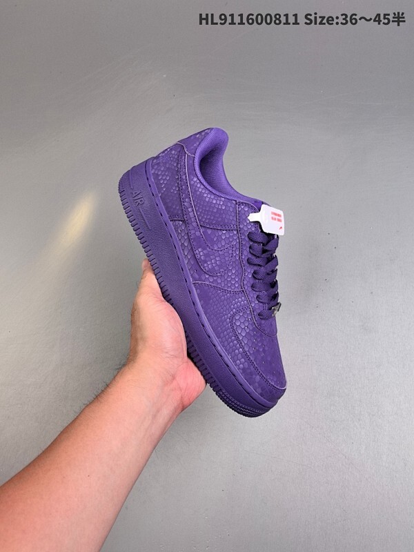 公司级✅耐克Nike AIR FORCE 1’07空军一号低帮百搭休闲运动板鞋。柔软、弹性十足的缓震性能和出色的中底设计