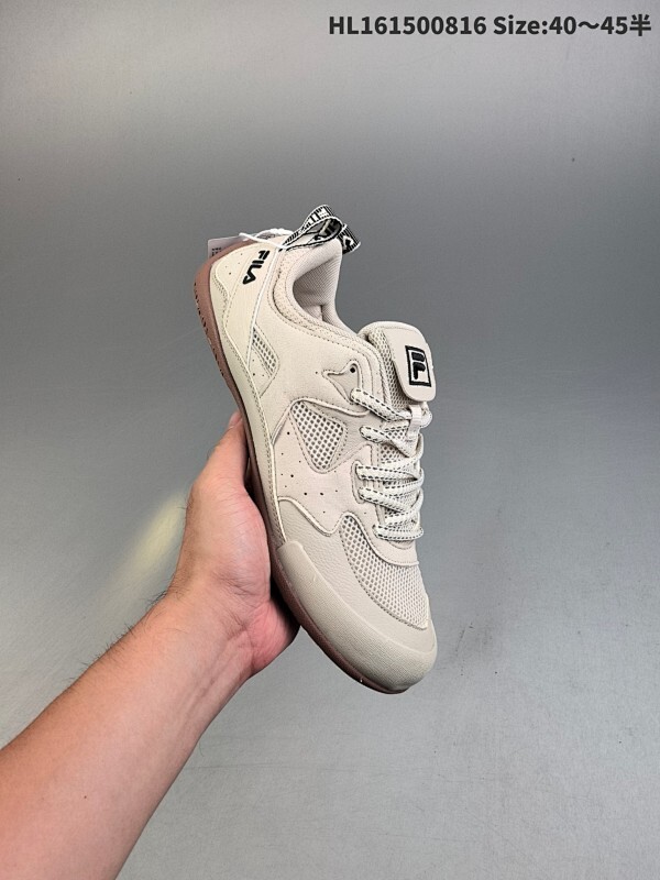 集合  FILA 斐乐 百年运动时尚品牌FLA创建于1911年意大利Biella小镇，是FILA兄弟创立的一家纺织和针织的服装品牌