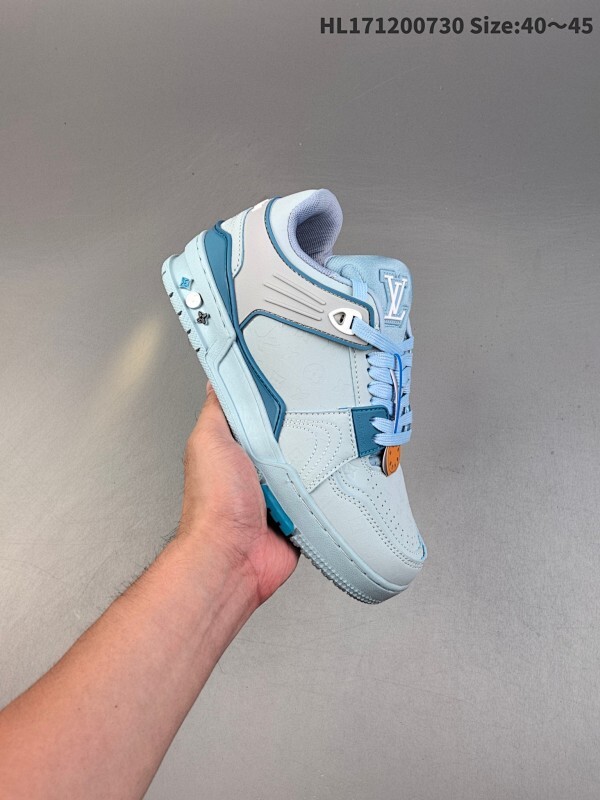 ✅全新Louis Vuitton Trainer Sneaker Low 全新 LV 路易威登 休闲运动文化百搭板鞋 ！