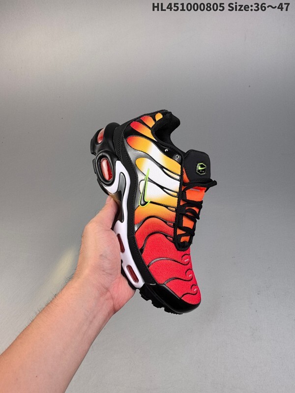 集合  Nike/耐克 原楦原纸版数据开发，采用热熔处理工艺织物鞋面材质，前后高弹PU缓震中底组合Air气垫装置