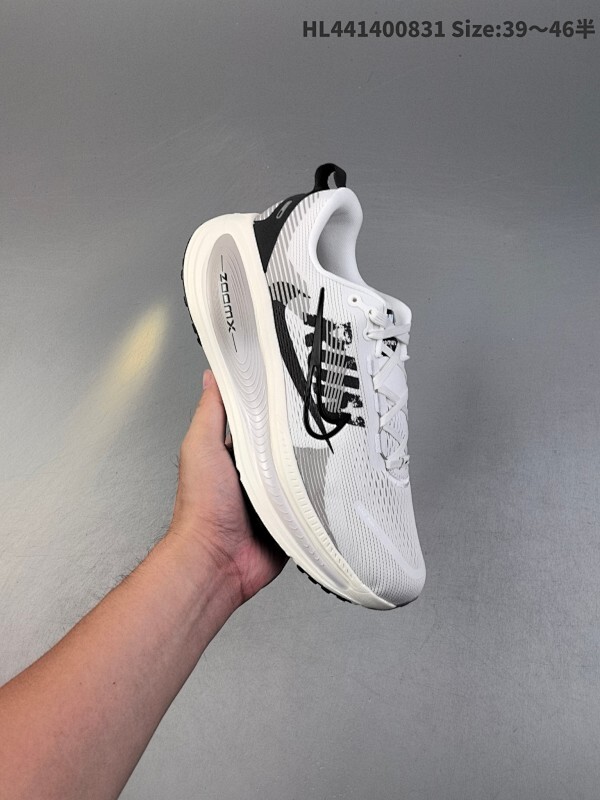 公司级✅Nike VOMERO 18 耐克 舒适减震防滑 低帮跑步鞋 全掌ReactX泡绵中底 前掌和后跟还配备了Air Zoom气垫单元