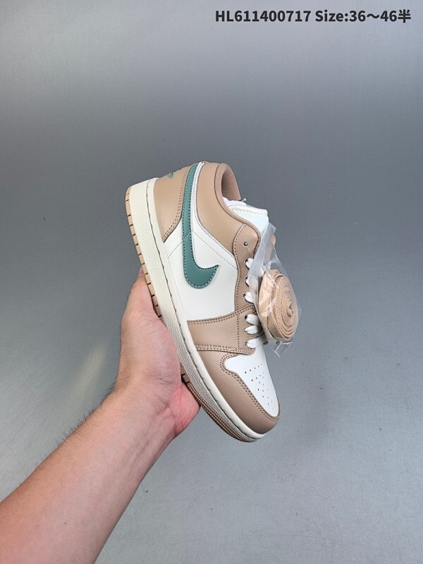 集合 头层带半码 Air Jordan 1 Low SE 低帮 冰川蓝 AJ1 乔丹1代 aj1 乔1 低邦 冰川蓝 乔丹篮球鞋系列 采用冰蓝配色