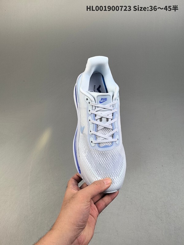 Nike Zoom Vomero Premium 耐克 佛莫罗 低帮 灰蓝 时尚舒适防滑耐磨低邦休闲跑步鞋 整体采用工程网眼材质打造