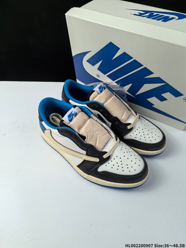 头层带半码 Travis Scott x Fragment Design x Air Jordan 1 Low OG SP 低帮 倒钩2.0 闪电倒勾联名 AJ1 乔丹1代 aj1 乔