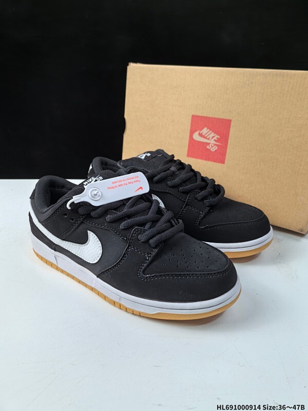 集合  耐克Nike Dunk Low 板鞋 SB系列经典百搭休闲运动板鞋加厚鞋舌的填充，使舒适性大大提升，同时也更方便穿脱中底部分则加入了脚感柔软舒适ZoomAir气垫