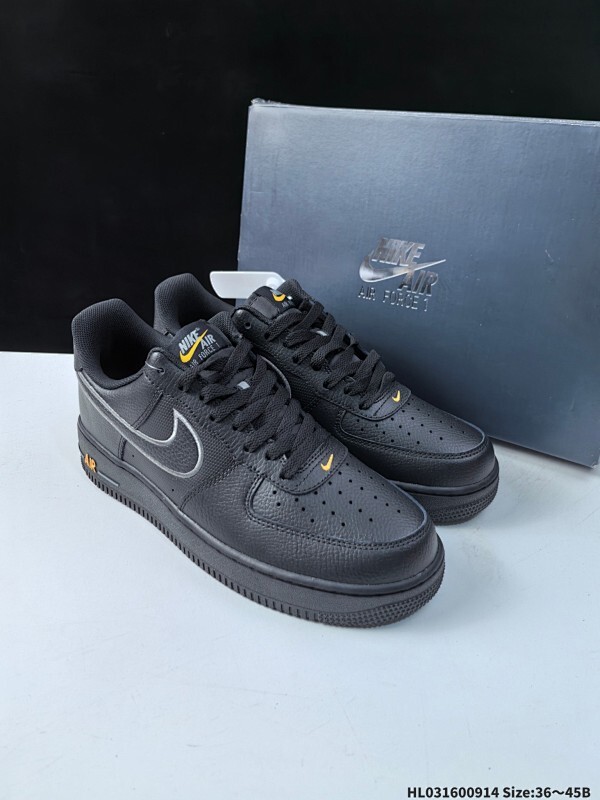 公司级✅耐克Nike AIR FORCE 1’07空军一号低帮百搭休闲运动板鞋。柔软、弹性十足的缓震性能和出色的中底设计，