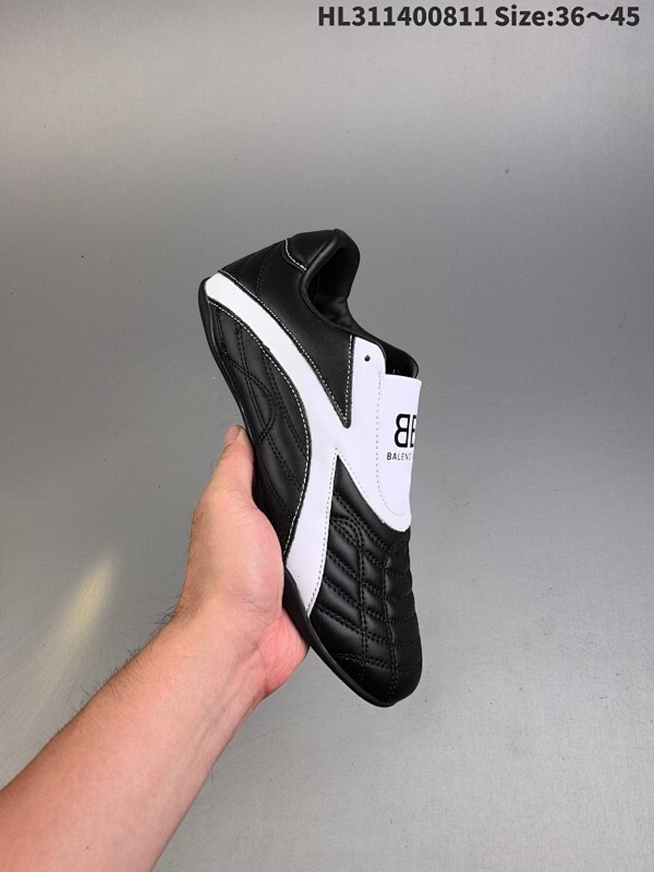 集合  Balenciaga/巴黎世家 时尚系带低帮运动鞋 617540W2CG