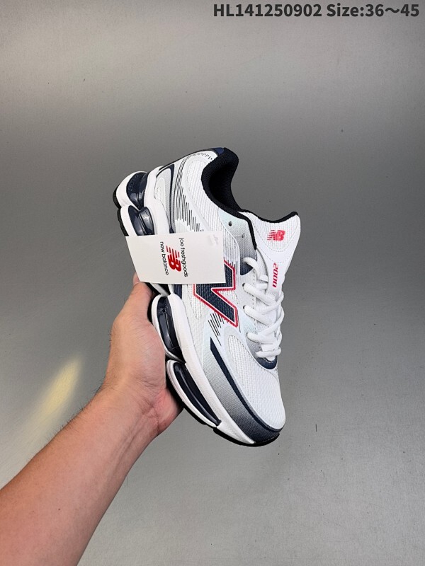 集合一 New Balance 新百伦 NB2000 网面休闲鞋  复古还要机能，NB官方重磅新品。一款融合复古设计与现代科技的跑鞋