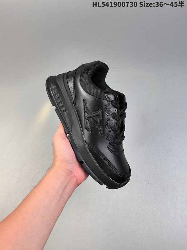 真标✅Louis Vuitton Trainer Sneaker Low 全新 LV 路易威登 休闲运动文化百搭板鞋 ！