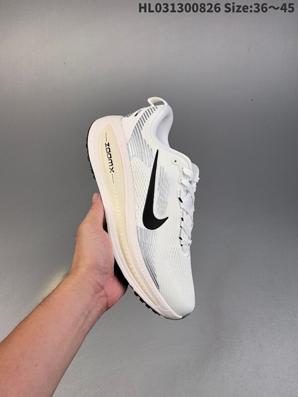 集合  Nike/耐克  佛莫罗18代系列 升级原楦原数据开发纸版，采用科技织法轻盈织物合成鞋面材质，足底搭载 ZoomX 缓震配置