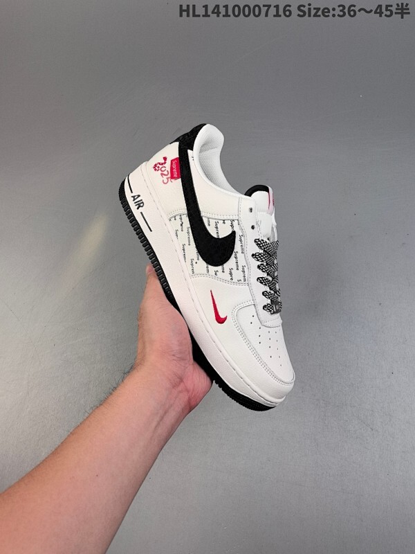 真标✅耐克Nike AIR FORCE 1‘07空军一号低帮百搭休闲运动板鞋。柔软、弹性十足的缓震性能和出色的中底设计