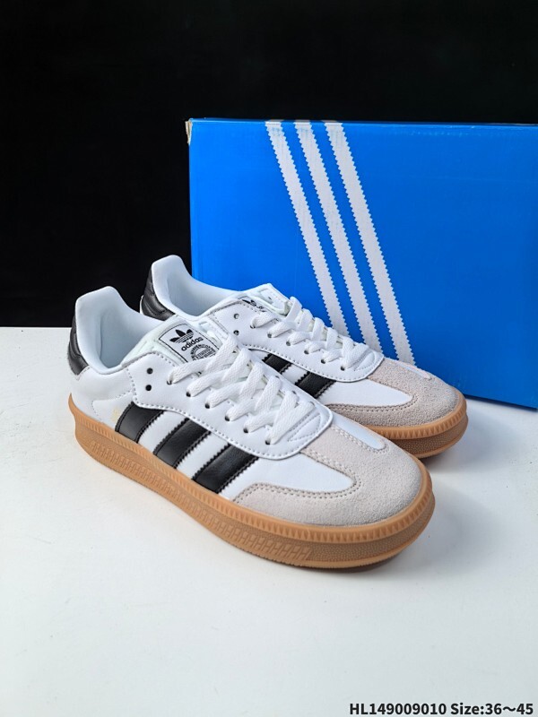 阿迪达斯 Adidas Originals Gazelle Indoor 复古三叶草防滑透明橡胶板鞋经典运动鞋。这款经典鞋,忠于原版设计,