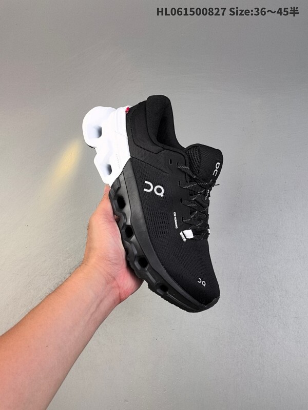 公司级✅On 昂跑 Cloudflyer 5 舒适 轻便 减震耐磨跑步鞋 采用了先进的缓震技术 能够有效减少跑步时对关节的冲击