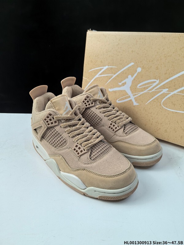 真标带半码 Air Jordan 4 Retro 沙漠黄 AJ4 乔丹4代 aj4 乔4 乔丹4 棕褐色 乔丹篮球鞋系列 鞋身整体以沙漠黄麂皮为主色调
