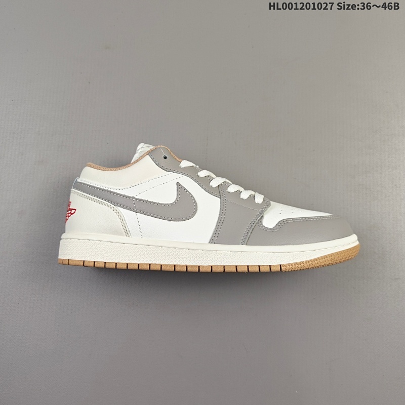 120 头层带半码 Air Jordan 1 Low "Sail" 低帮 帆白灰 AJ1 乔丹1代 aj1 乔1 低邦 米灰红 乔丹篮球鞋系列 鞋身整体以优质白色皮革面料打造，搭配灰色框架覆盖层，营造