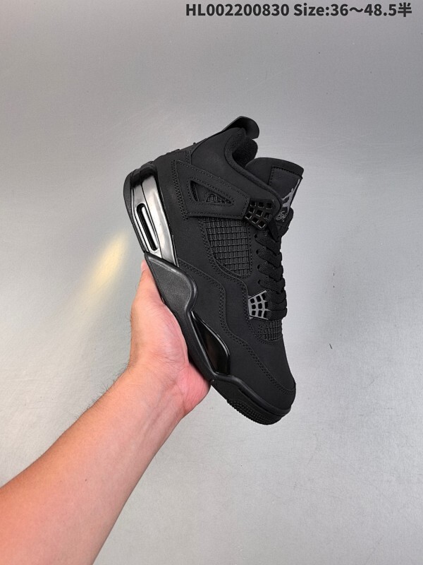 Air Jordan 4 Retro "Black Cat" 复刻黑猫 AJ4 乔丹4代 aj4 乔4 复刻黑猫 男女同款 乔丹篮球鞋系列 鞋身整体采用黑色磨砂为主