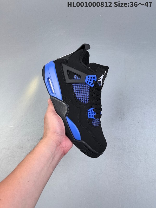 Air Jordan 4 Retro 黑蓝闪电 AJ4 乔丹4代 aj4 乔4 黑蓝 乔丹篮球鞋系列 鞋身整体以黑色磨砂为主色调