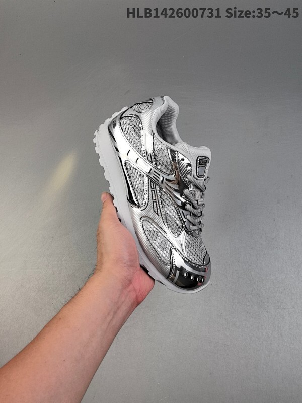 BOTTEGA VENETA/葆蝶家 男女鞋广东原产，升级原楦原纸版数据开发版型，采用轻质科技菱形网布面料鞋面材质