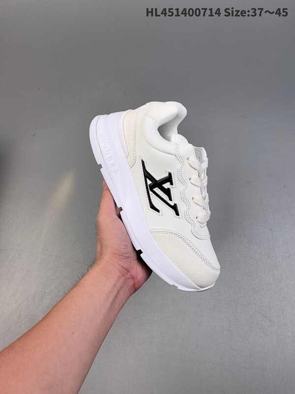 Louis Vuitton  Classic LV路易威登板鞋 小白鞋系列  舒适轻泡大底和百搭性霸屏整个时尚娱乐圈  细节调整完美主义