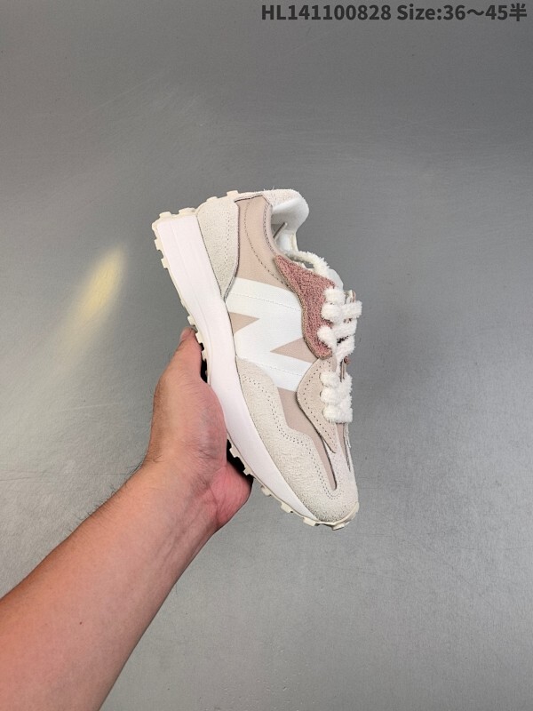 公司级✅New Balance MS327 复古休闲运动慢跑鞋 以更纯粹的复古风格设计打造的全新造型 侧身还以解构设计 将 N 字标志以做旧压花样式呈现