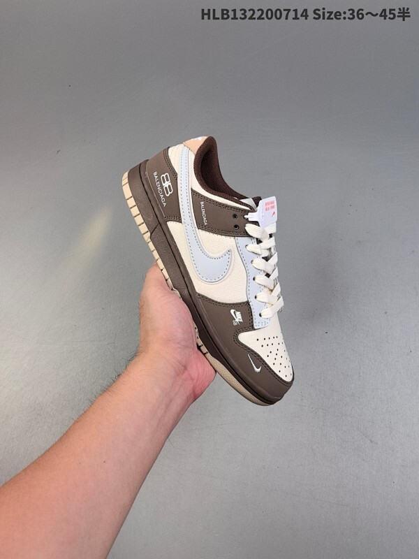 NIKE DUNK SB LOW 全新配色  定制Dunk SB顾名思义，具有经典的Dunk血缘，又注入了更多的时尚元素。相较于普通的Dunk滑板鞋