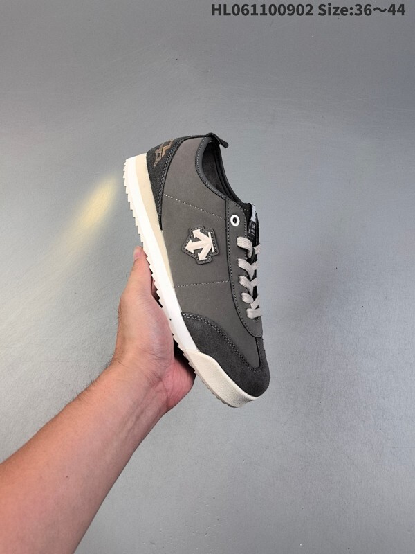 DESCENTE CHRON LTR 迪桑特皮面系带舒适百搭防滑耐磨低帮生活休闲鞋 原楦原纸版开发版型