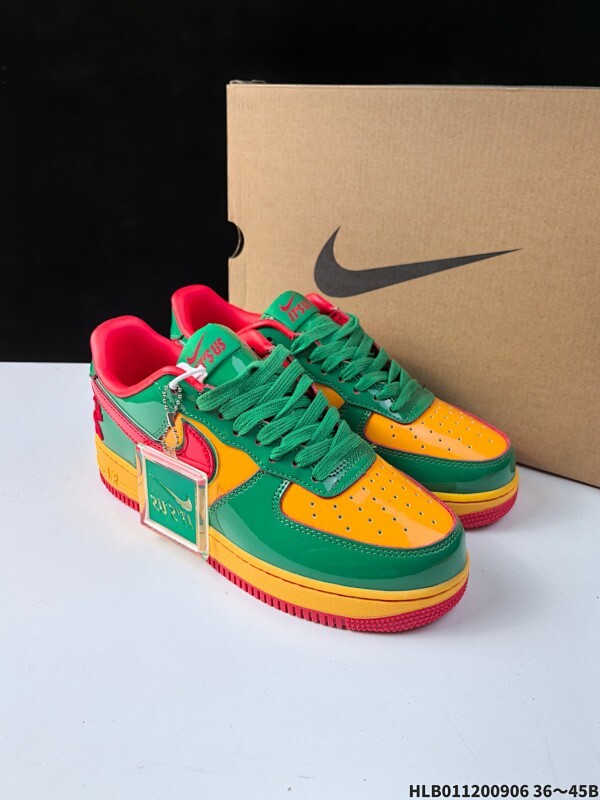 集合二  公司级✅耐克Nike AIR FORCE 1’07空军一号低帮百搭休闲运动板鞋。柔软、弹性十足的缓震性能和出色的中底设计