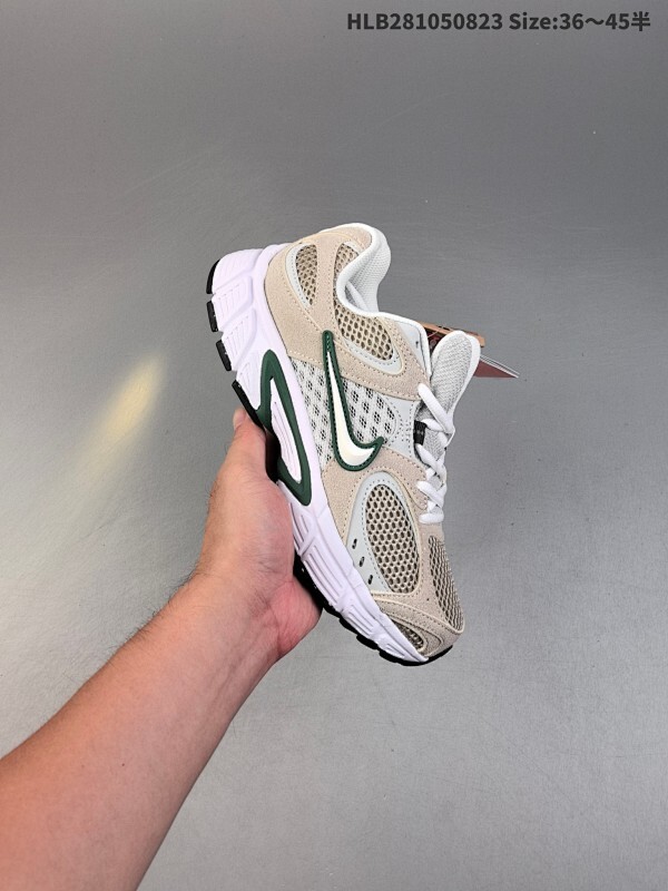 Nike V5 RNR 舒适百搭防滑耐磨 低帮跑步鞋 Nike V5 RNR 女子运动鞋舒适有型适合日常穿着