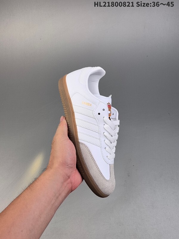 集合 Adidas Originals Samba 阿迪达斯 低帮 联名白绿 桑巴舞系列绅士德训足球鞋 这次不但设计十分的简约