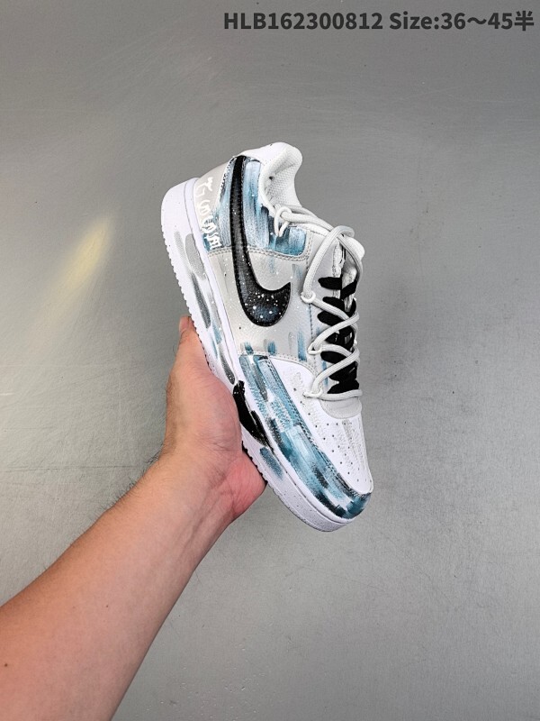 公司级NK Court Borough Low 2 FP 解构鞋带 独家全头层版本 原数据独家私模大底 低帮百搭透气休闲运动板鞋 经典耐用的设计 兼顾舒适脚感和出众风范