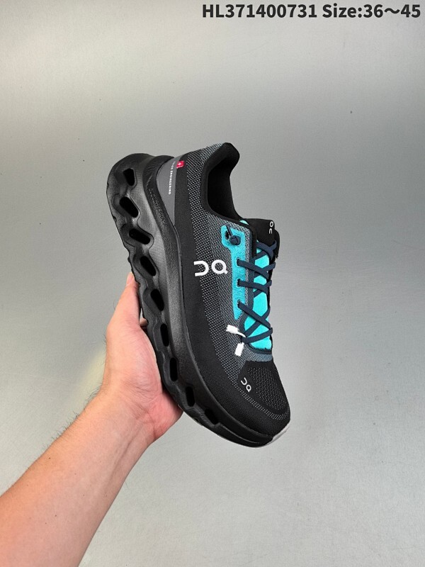 公司级✅On昂跑Cloudtilt 轻量运动休闲鞋  脚感很舒服 鞋底柔软且包裹性好 上脚显腿长