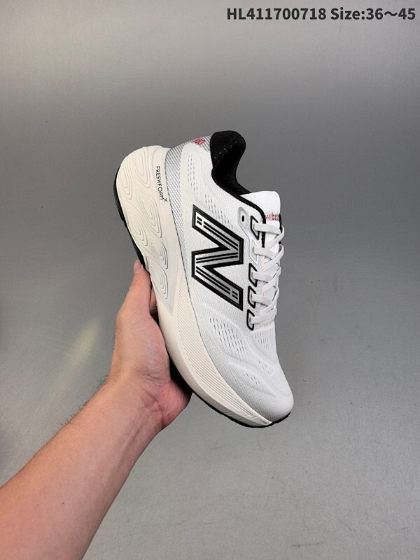 公司级✅新百伦New Balance W880系列复古老爹风休闲运动慢跑鞋 880系列是New Balance的次顶级缓震跑鞋，
