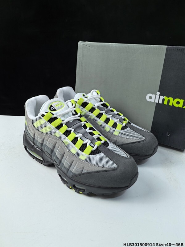 耐克 NIKE AIR MAX 95 SP 耐克 气垫复古慢跑百搭鞋休闲运动鞋这双鞋采用前脚掌开窗式气垫 这种设计在当时是前所未有的