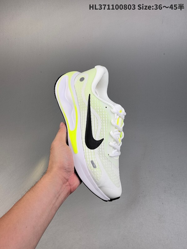 集合二  Nike Journey Run 耐克 低帮 灰银 旅程慢跑系列低邦轻质缓震休闲运动公路跑步鞋 鞋款整体以灰色为主色