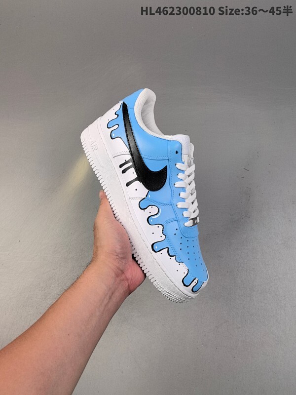 公司级！耐克Nike Air Force 1“07空军一号低帮百搭休闲运动板鞋。柔软、弹性十足的缓震性能和出色的中底设计