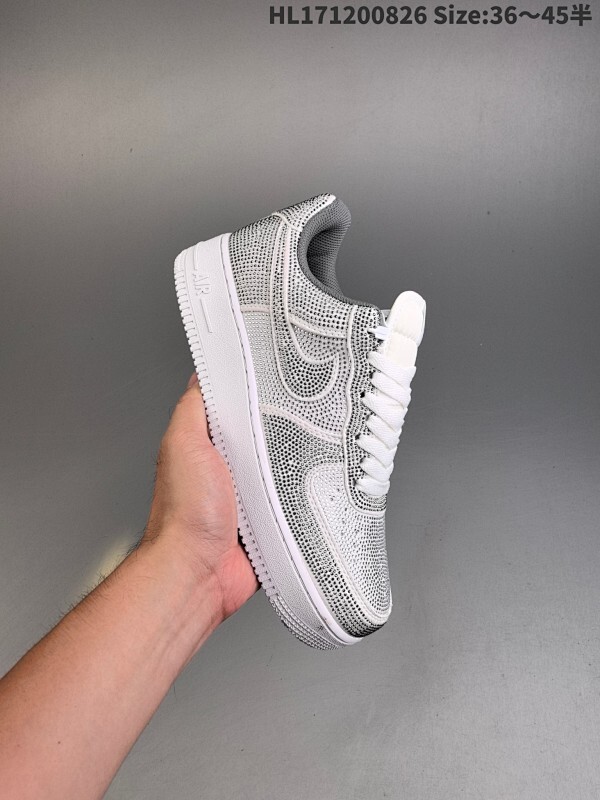 集合  耐克Nike Air Force 1 Low 空军一号低帮百搭休闲运动板鞋 柔软、弹性十足的缓震性能和出色的中底设计，