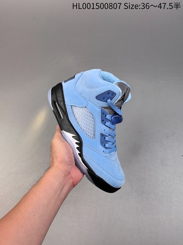 Air Jordan 5 Retro "UNC" 高帮 北卡蓝 AJ5 乔丹5代 aj5 乔5 高邦 大学蓝 乔丹篮球鞋系列 整双鞋延续着此前俄勒冈